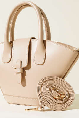 Mıknatıslı Üçgen El Çantası Bej - Thumbnail