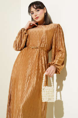 Kuşaklı Büzgü Piliseli Elbise Latte - Thumbnail