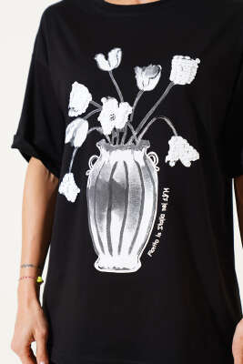 Çiçek Baskılı Pullu T-shirt Siyah - Thumbnail