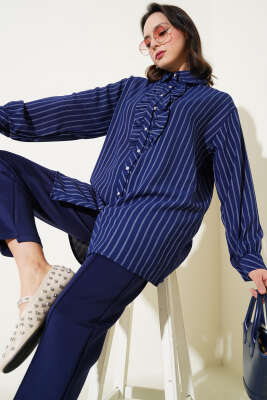 Pazarium - Fırfır Detaylı Taş Düğmeli Çizgili Gömlek Lacivert