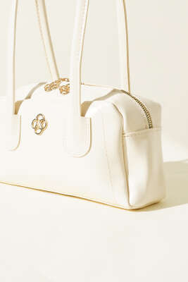 Uzun Kulplu Fermuarlı Rugan Çanta Krem - Thumbnail