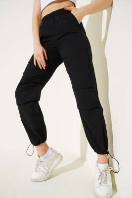 Bel Ve Paça Lastikli Paraşüt Pantolon Siyah - Thumbnail