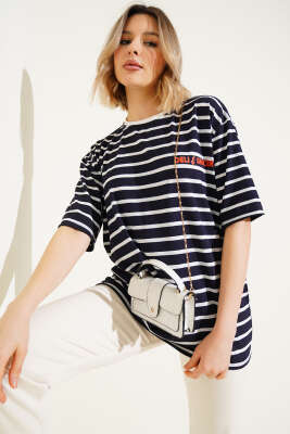 Çizgili Arka Baskılı T-shirt Lacivert - Thumbnail