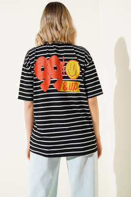 Çizgili Arka Baskılı T-shirt Siyah - Thumbnail