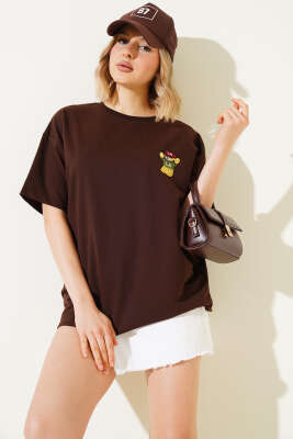 Ayıcık Nakışlı Basic T-shirt Kahve - Thumbnail