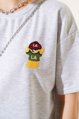 Ayıcık Nakışlı Basic T-shirt Gri - Thumbnail