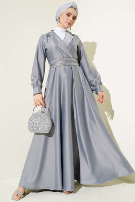 Pazarium - Taş Kuşaklı Kruvaze Yaka Saten Elbise Gri