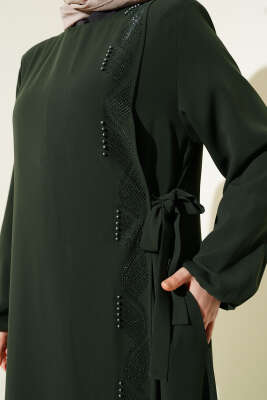 Yan Bağlamalı Taşlı Büyük Beden Ferace Haki - Thumbnail