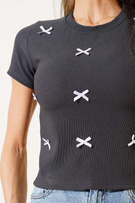 Kurdele Süslemeli Kısa Kol Crop Füme - Thumbnail