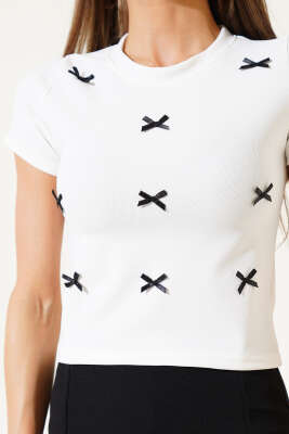 Kurdele Süslemeli Kısa Kol Crop Beyaz - Thumbnail