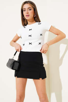 Kurdele Süslemeli Kısa Kol Crop Beyaz - Thumbnail