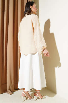 Bebe Yaka Düğme Detaylı Gofre Bluz Camel - Thumbnail