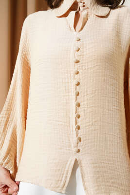 Bebe Yaka Düğme Detaylı Gofre Bluz Camel - Thumbnail