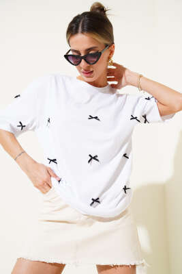 Fiyonk Detaylı T-shirt Beyaz - Thumbnail
