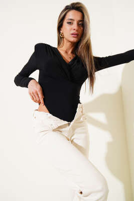 Omuz Vatkalı Kruvaze Yaka Bodysuit Siyah - Thumbnail