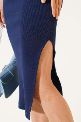 Kare Yaka Yırtmaçlı Askılı Midi Elbise Lacivert - Thumbnail