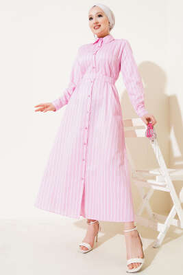 Pazarium - Boydan Düğmeli Kuşaklı Çizgili Elbise Pembe