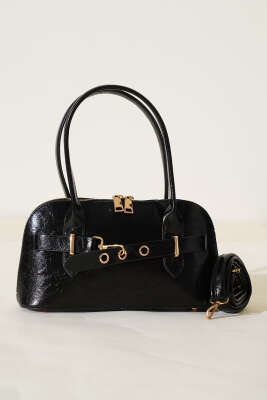 Kanca Detaylı Fermuarlı Rugan Çanta Siyah - Thumbnail