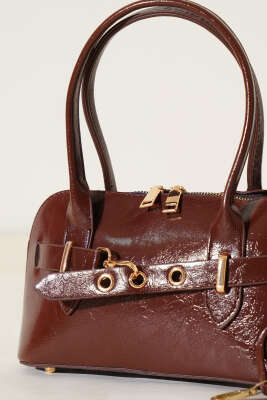 Kanca Detaylı Fermuarlı Rugan Çanta Acı Kahve - Thumbnail