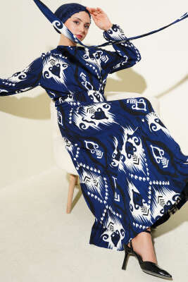 Pazarium - Desenli Kuşaklı Volanlı Elbise Lacivert