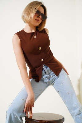 Pazarium - Düğme Detaylı Kolsuz Bluz Kahve