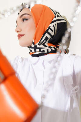 Geometrik Detaylı Saten Twill Eşarp Oranj - Thumbnail