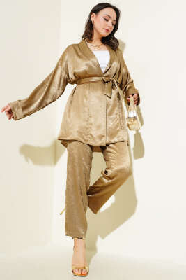 Pazarium - Kuşaklı Kırışık Saten İkili Takım Altuni