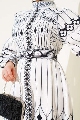 Desenli Balon Kol Boydan Mini Düğmeli Elbise Beyaz - Thumbnail