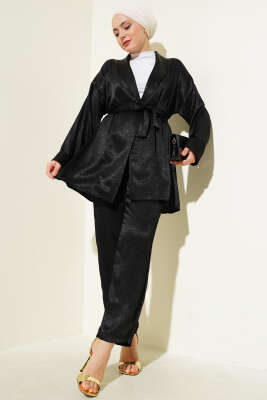 Pazarium - Kuşaklı Kırışık Saten İkili Takım Siyah