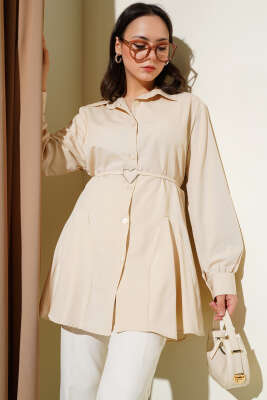 Pazarium - Kalp Tokalı Kuşaklı Gömlek Bej