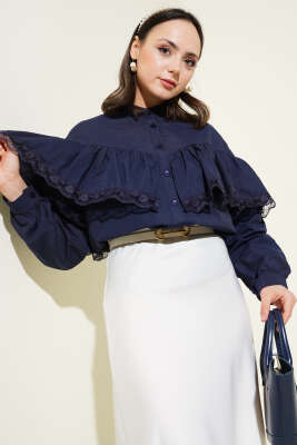 Pazarium - Fırfırlı Dantelli Kısa Gömlek Lacivert