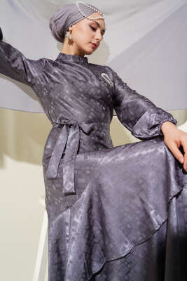 Desenli Fırfır Volanlı Jakar Elbise Füme - Thumbnail