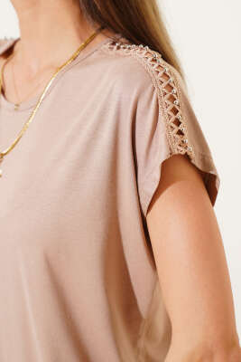 Omuz Taşlı T-shirt Latte - Thumbnail