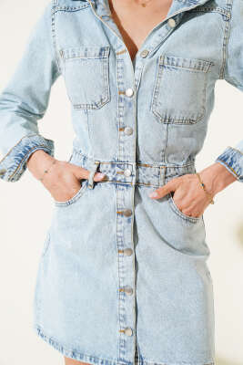 Boydan Metal Düğmeli Mini Kot Elbise Buz Mavisi - Thumbnail