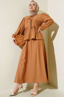Pazarium - Yarım Düğmeli Bağcıklı Etekli İkili Takım Latte