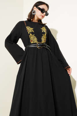 Önü Nakışlı Kloş Elbise Siyah - Thumbnail