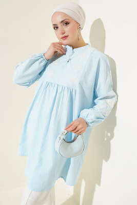 Yaka Düğmeli Nakışlı Tunik Mavi - Thumbnail