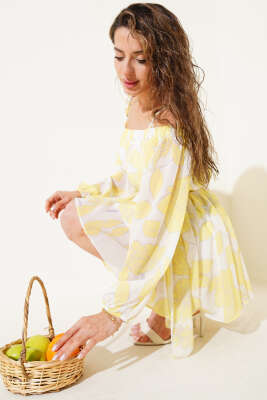 Pazarium - Çiçek Desen Kayık Yaka Şifon Elbise Sarı