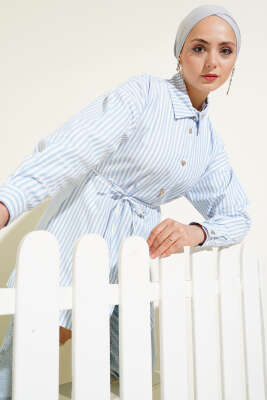 Pazarium - Taş Düğmeli Çizgili İp Kuşaklı Gömlek Buz Mavisi