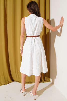 Boydan Düğemli Kemerli Brode Elbise Beyaz - Thumbnail