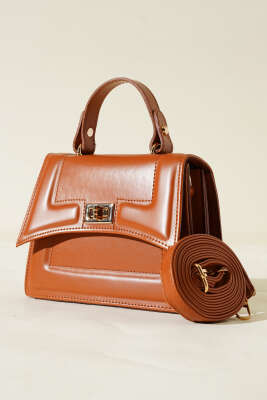 Pazarium - Kilit Detaylı Kenar Dikişli Çanta Taba