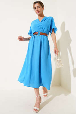 Pazarium - Kruvaze Yaka Kemerli Midi Elbise Mavi