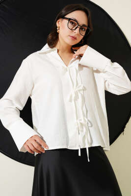 Pazarium - Önü Bağcık Detaylı Bluz Beyaz