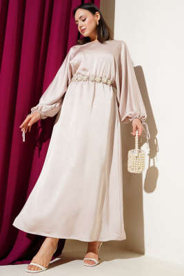 Pazarium - Beli Lastikli Yarasa Kol Saten Elbise Bej