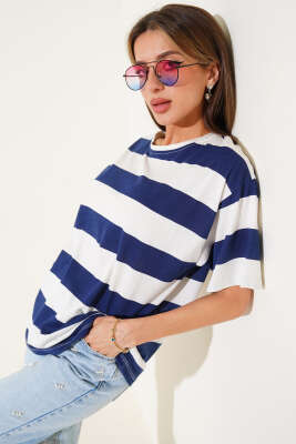 Yatay Kalın Çizgili T-shirt Lacivert - Thumbnail