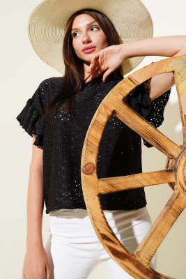 Pazarium - Güpürlü Fırfırlı T-shirt Siyah