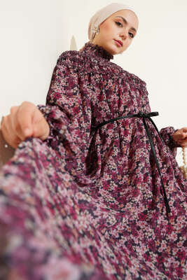 Pazarium - Yaka Gipeli Çiçekli Şifon Elbise Gül Kurusu