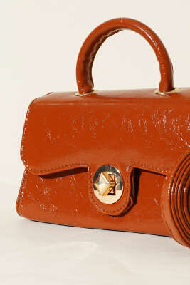 Gold Kilitli Rugan Çanta Taba - Thumbnail