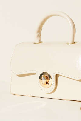 Gold Kilitli Rugan Çanta Krem - Thumbnail