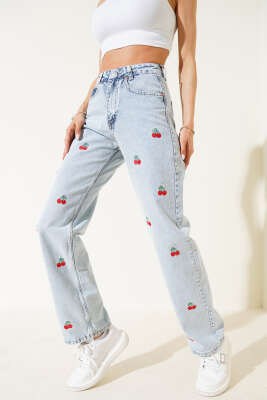 Kiraz Nakışlı Kot Pantolon Açık Kar - Thumbnail